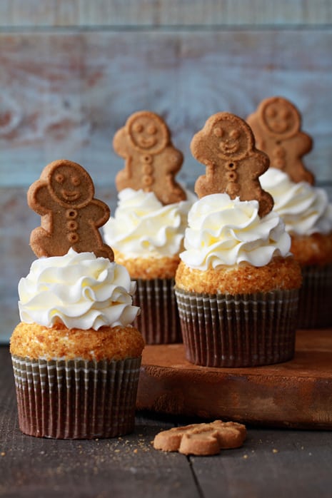 Gingerbread-Latte-Cupcakes_Bakers-Royale