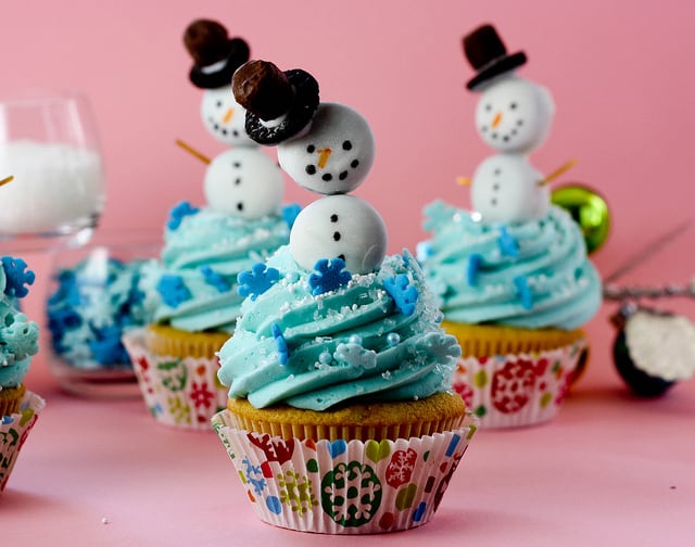 oreosnowmancupcakes