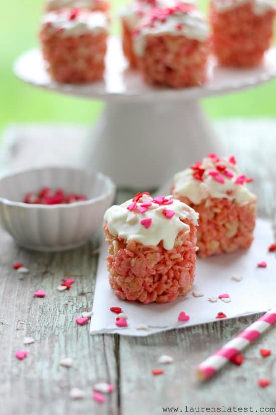 Strawberry-Rice-Krispie-Cakes-for-Valentines-Day-from-www.laurenslatest.com_