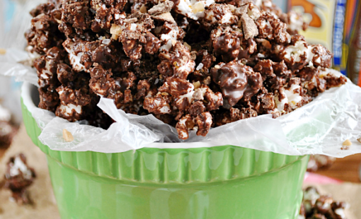 Salted Toffee Chocolate Popcorn on www.somethingswanky.com #recipes
