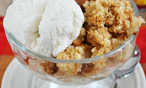 Apple Toffee Crumble | www.somethingswanky.com