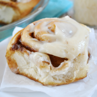 Cinnamon Rolls with Cream Cheese Frosting | www.somethingswanky.com