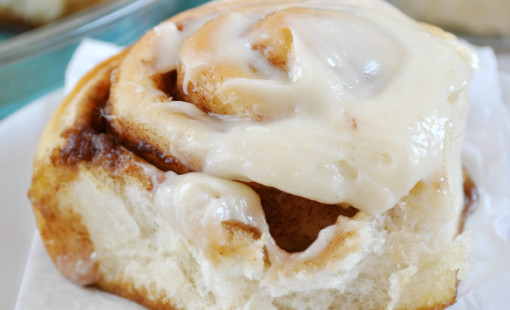 Cinnamon Rolls with Cream Cheese Frosting | www.somethingswanky.com