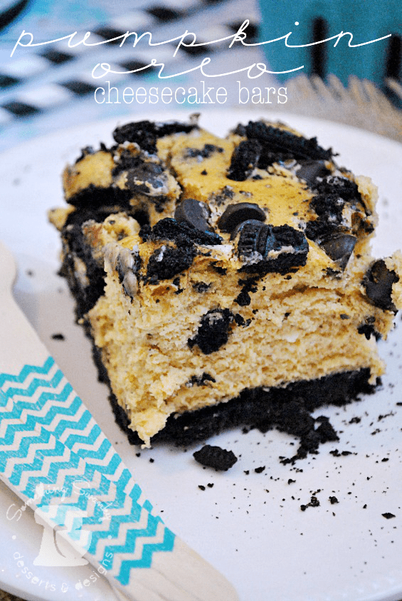 Pumpkin Oreo Cheesecake Bars | www.somethingswanky.com