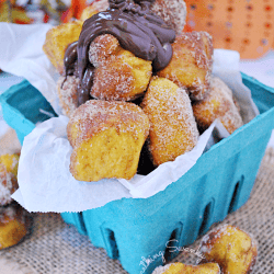 Pumpkin Pretzel Bites | www.somethingswanky.com