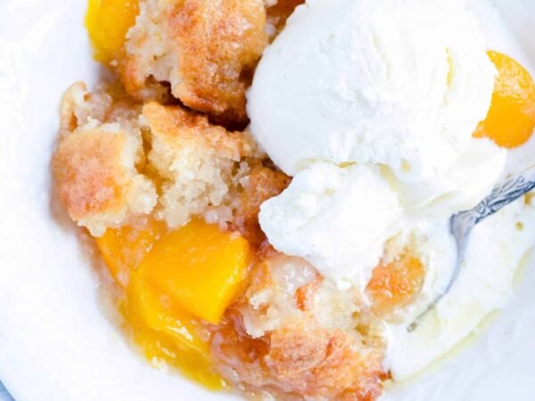 Paula Deen’s Peach Cobbler: Easy Southern Recipe