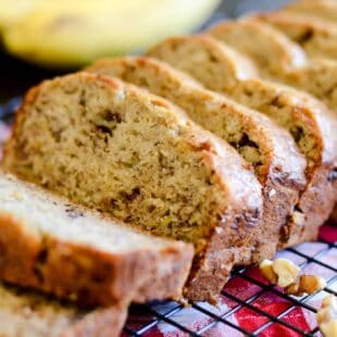 The best EVER banana bread on Something Swanky