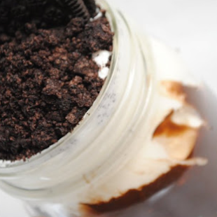 Cookies & Cream Pudding Mousse Sundaes in-a-jar Recipe