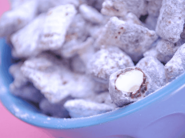 Nutella Almond Muddy Buddies Recipe
