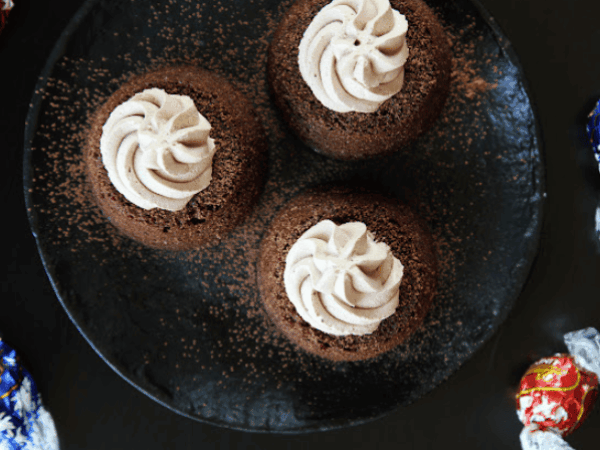 Easy Molten Chocolate Cupcakes