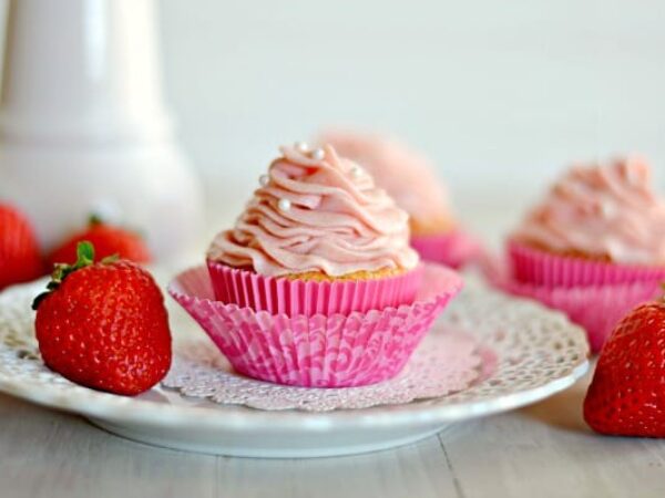 Angel Food Cake Cupcakes & Strawberry Buttercream