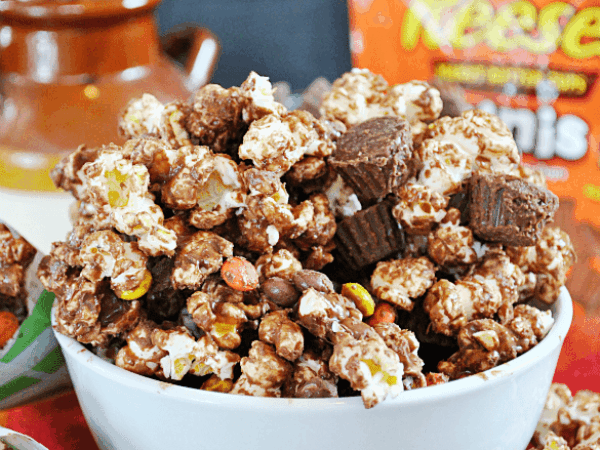 Easy Reese’s Popcorn Munch & Perfect Pop App Recipe