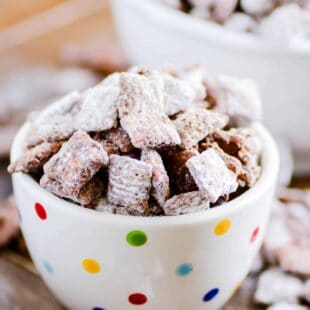 I don't know a single person who doesn't go crazy over muddy buddies! Peanut butter, chocolate, cereal, and powdered sugar-- what's not to love?!