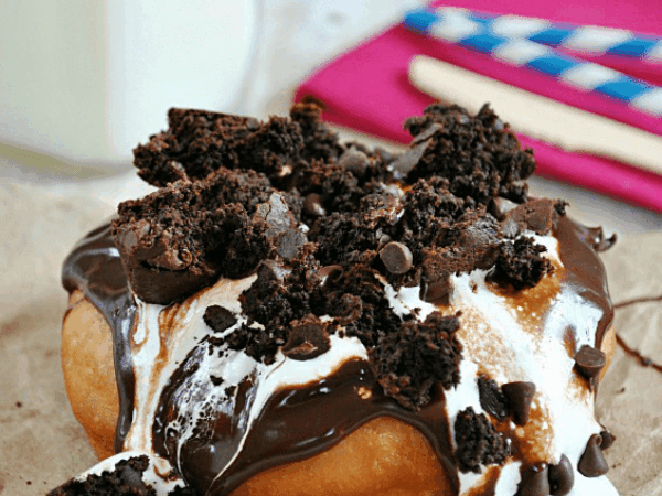 Heavenly Hash Donuts {Gourdoughs Copycat Recipe}
