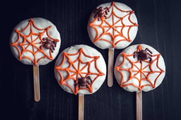 Spooky Spider Web S'mores Pops