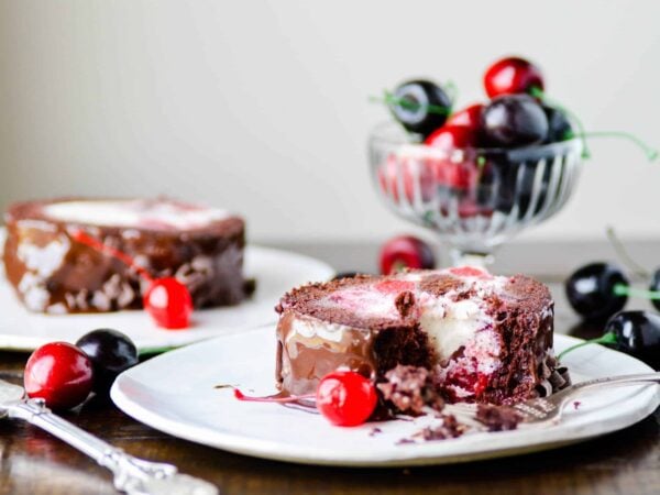 Black Forest Ice Cream Cake Roll Recipe: Sweet & Delicious