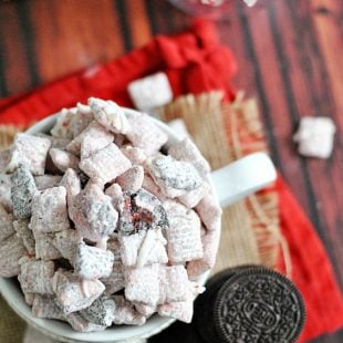 Peppermint Oreo Muddy Buddies Recipe