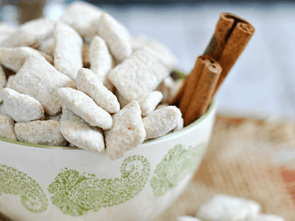 White Chocolate Cinnamon Muddy Buddies Recipe