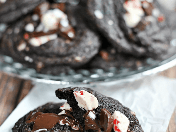 Peppermint Bark Pudding Cookies