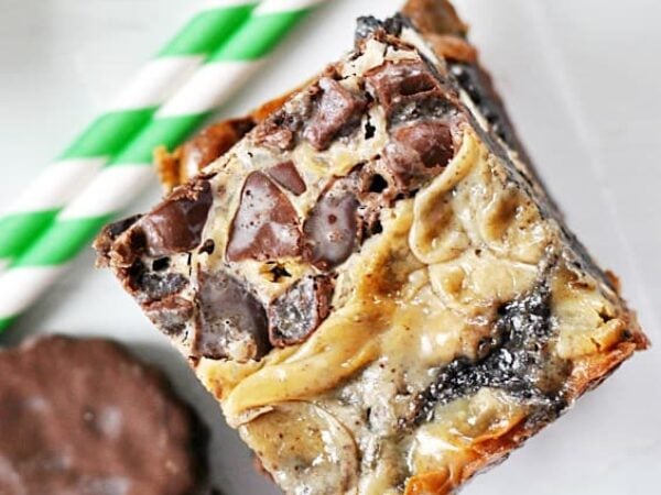 Thin Mint Magic Cookie Bars Recipe