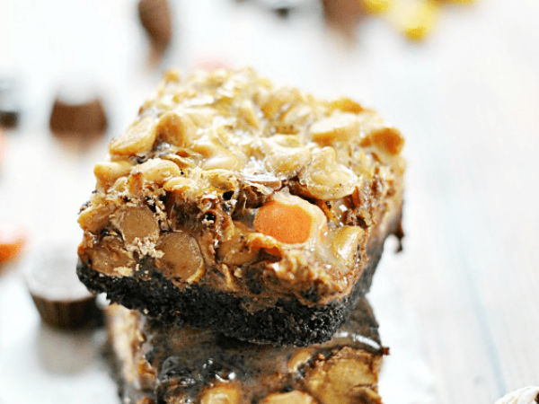 Reese’s Oreo Magic Cookie Bars Recipe