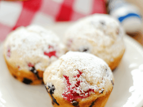 Berries and White Chocolate Muffins Recipe