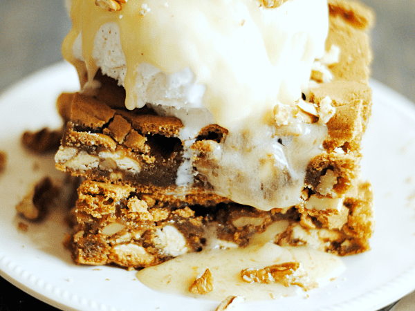 Maple Blondie with Maple Butter Cream Sauce {applebee’s copycat} Recipe