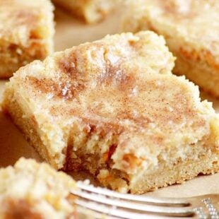 Snickerdoodle Gooey Cake Bars