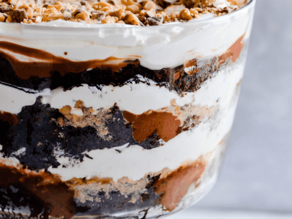 Grandma’s Famous Chocolate Trifle Recipe: Easy Dessert