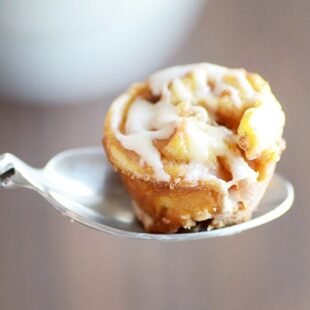 Mini Cinnamon Rolls {No Yeast} Recipe