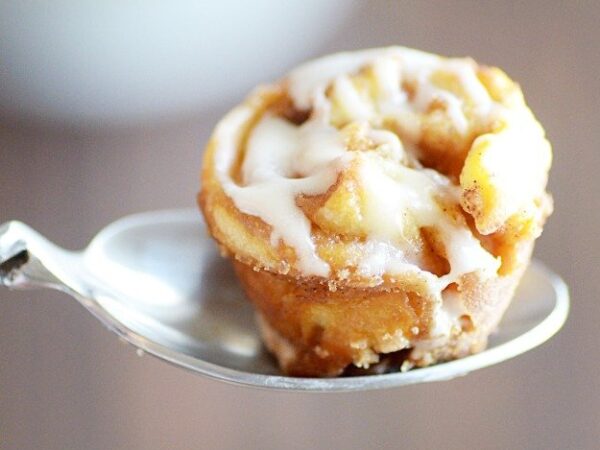 Mini Cinnamon Rolls {No Yeast} Recipe
