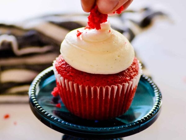 Red Velvet Cupcakes with Cream Cheese Frosting Recipe