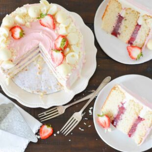 White Chocolate Strawberry Cake Recipe