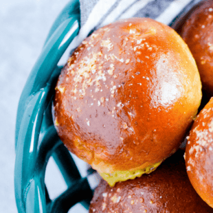 Use Rhodes Warm N' Serv Rolls to make Quick and Easy Pretzel Rolls in less than 15 minutes! 