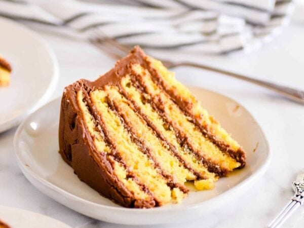 Grandma’s Famous 6-Layer Cake Recipe for Birthday Cakes