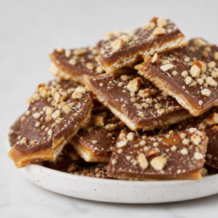 Saltine Toffee Crack Candy: Easy Christmas Cracker Recipe
