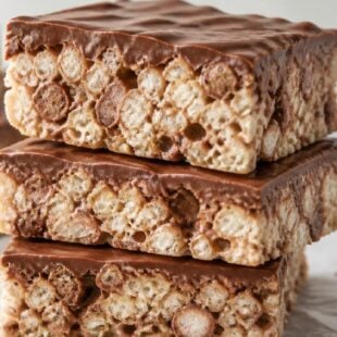 These 3 Musketeer Rice Krispie Treats are gooey, chocolatey, and SO easy! No-bake bliss you'll absolutely have to make! 🍫