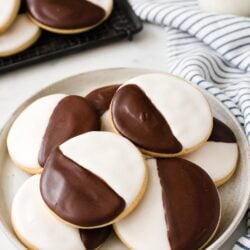 These Black and White Cookies are cakey, dreamy, and totally iconic! Make this classic New York treat at home — you absolutely have to try them! 🖤🤍