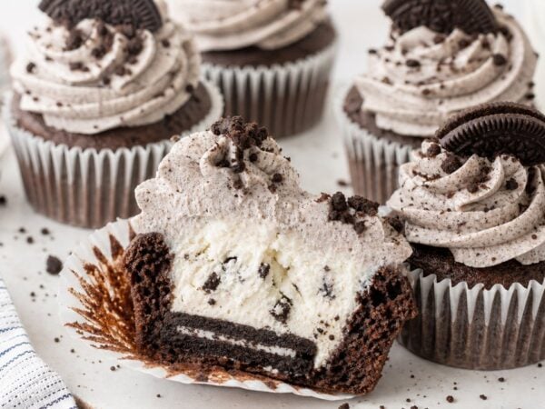 Cookies & Cream Stuffed Cupcakes with Oreo Chocolate