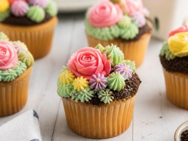 Flower Patch Cupcakes: How to Make Easy Cupcakes