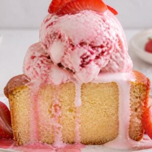 This Golden Pound Cake with Strawberry Ice Cream is the dreamy summer dessert you NEED to make — buttery, creamy, and absolutely ah-mazing! 🍓