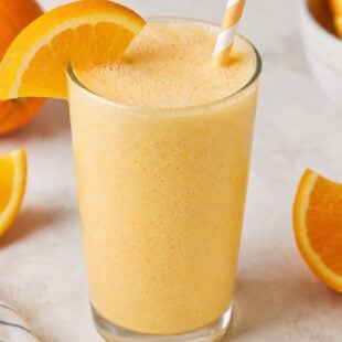 This homemade Orange Julius Recipe is so easy, creamy & dreamy! 🍊 Tastes just like the real deal — ready in minutes!
