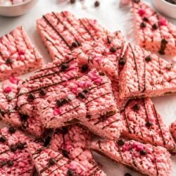 Make this Pink Chocolate Krispies Bark for Valentine's Day! It's so easy, totally dreamy, and comes together in minutes. You'll love it! 💕