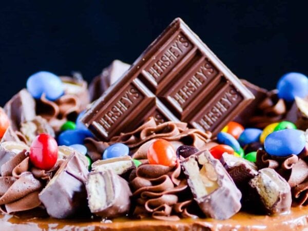 Candy Bar Cheesecake Cake Recipe With Chocolate Bars