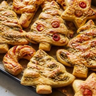 Christmas Shaped Rolls: Pull-Apart Tree Bread Recipe