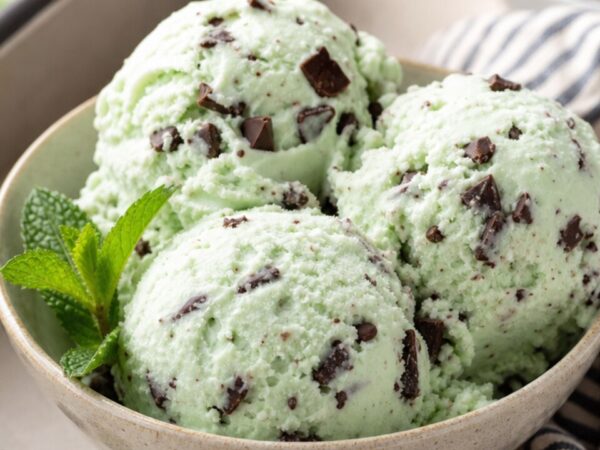 Mint Chocolate Chip Ice Cream Recipe: Easy Homemade