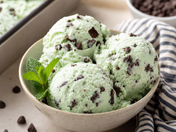 Mint Chocolate Chip Ice Cream Recipe: Easy Homemade