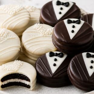 Bride & Groom Oreos: Chocolate Covered Wedding Favors