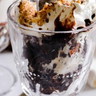 Grandma’s Famous Chocolate Trifle Recipe: Easy Dessert