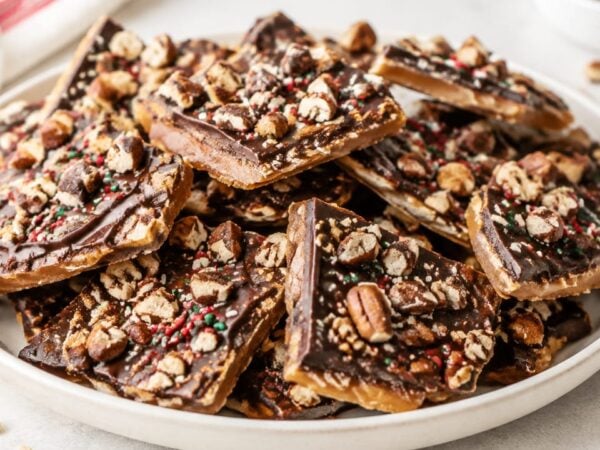Christmas Crack Recipe: Easy Saltine Toffee Candy You’ll Love